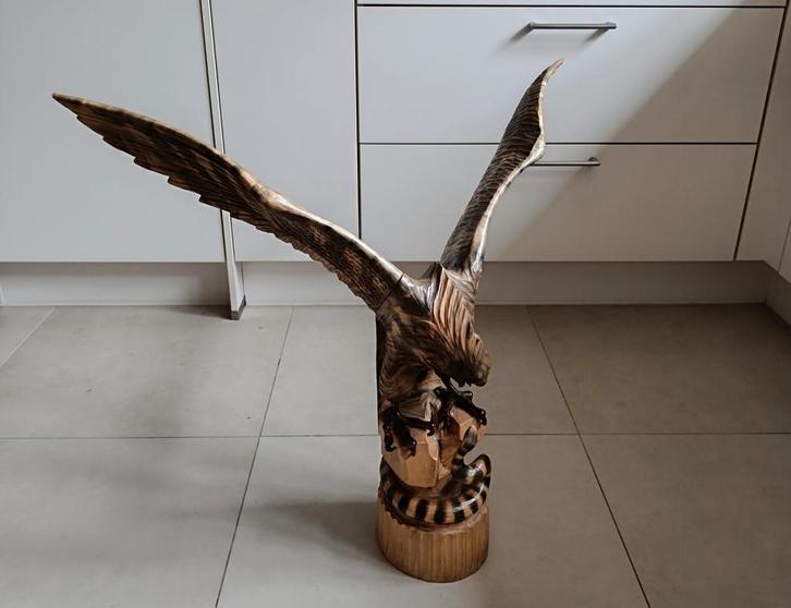 Prachtig handgesneden houten beeld van een adelaar met gespr, Antiek en Kunst, Kunst | Beelden en Houtsnijwerken, Ophalen