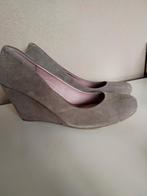Escarpins Soft Grey suede beige 41, Enlèvement, Comme neuf, Beige, Escarpins