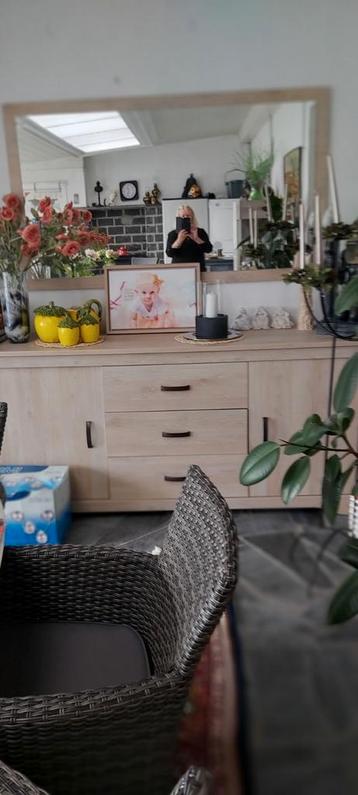 grenen moderne dressoir beschikbaar voor biedingen
