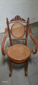 Vintage, houten kinder schommelstoel, Thonetstijl, Antiek en Kunst, Ophalen