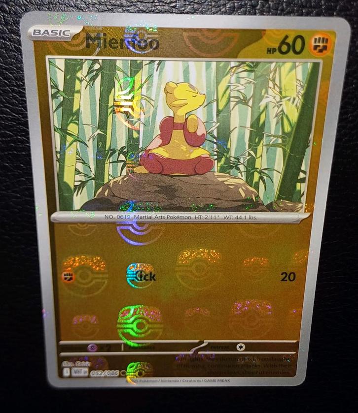 Modern Era: Mienfoo MB 052/086 White Flare, Hobby en Vrije tijd, Verzamelkaartspellen | Pokémon, Ophalen of Verzenden