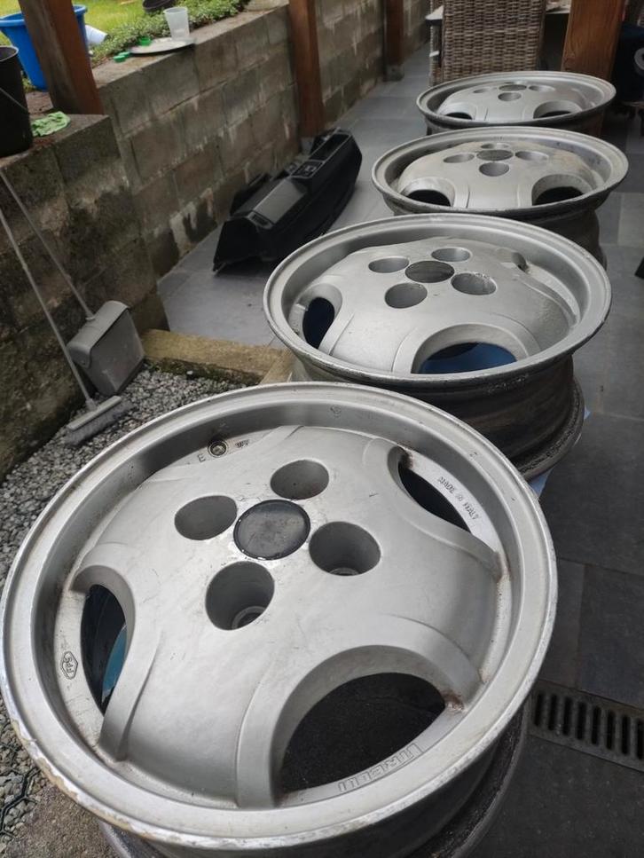 Jeu de jantes Pirelli 4x98 large, Autos : Pièces & Accessoires, Pneus & Jantes, Jante(s), Utilisé, Enlèvement