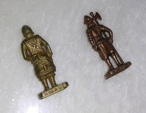 te koop 2 vintage metalen soldaatjes HUN 1 en SWISS 5, Collections, Jouets miniatures, Neuf, Envoi