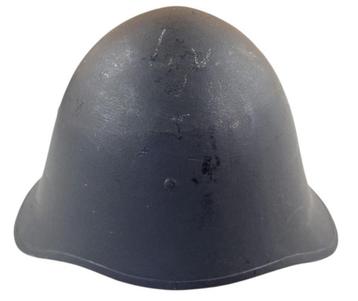 een deense ww2 helm in gebruikte staat in leuke staat beschikbaar voor biedingen