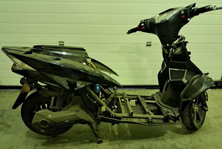 Sunra Hawk voor onderdelen of opmaak, Fietsen en Brommers, Brommeronderdelen | Scooters, Gebruikt, Overige merken, Overige typen