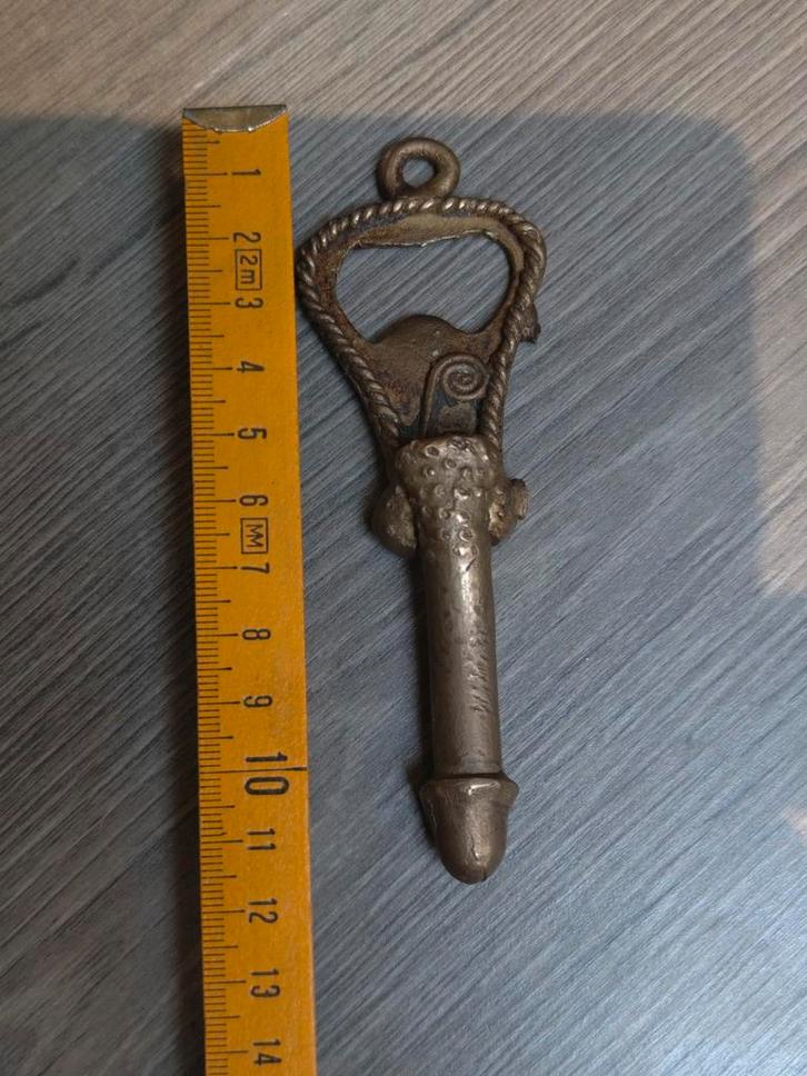 Petit phallus décapsuleur en bronze ou laiton, Antiek en Kunst, Antiek | Brons en Koper, Ophalen