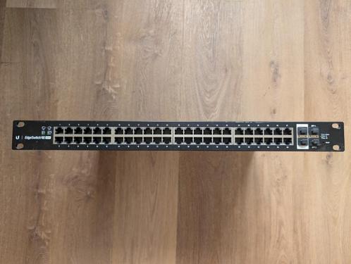Ubiquiti EdgeSwitch 24 - 250W - PoE, Computers en Software, Netwerk switches, Refurbished, Ophalen of Verzenden