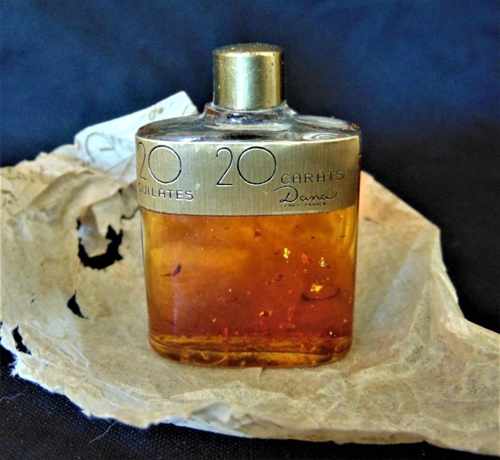 ② Flacon non ouvert de parfum 