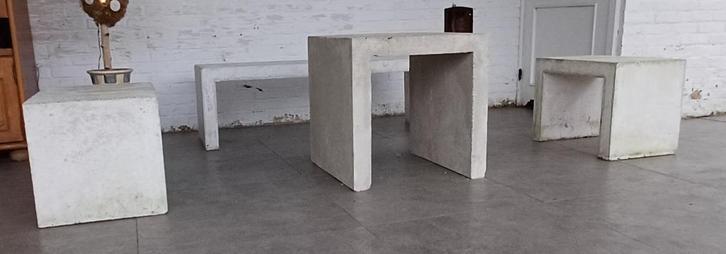 Tuin Set in wit beton, Tuin en Terras, Tuinsets en Loungesets, Nieuw, Tuinset, Overige materialen, 5 zitplaatsen, Bank, Eettafel