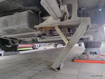 2 Uitdraaisteunen voor mobilhome beschikbaar voor biedingen