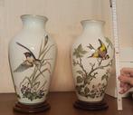Meadowland en Woodland Bird Vase van Franklin Porcelain., Ophalen