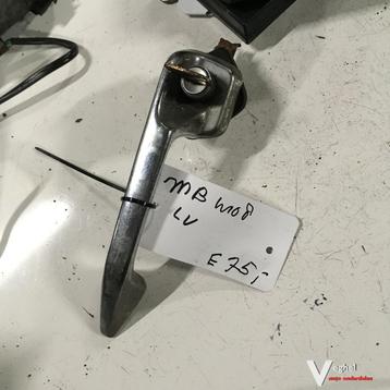 Mercedes W108 Greep Klink Chroom met sleutel  beschikbaar voor biedingen
