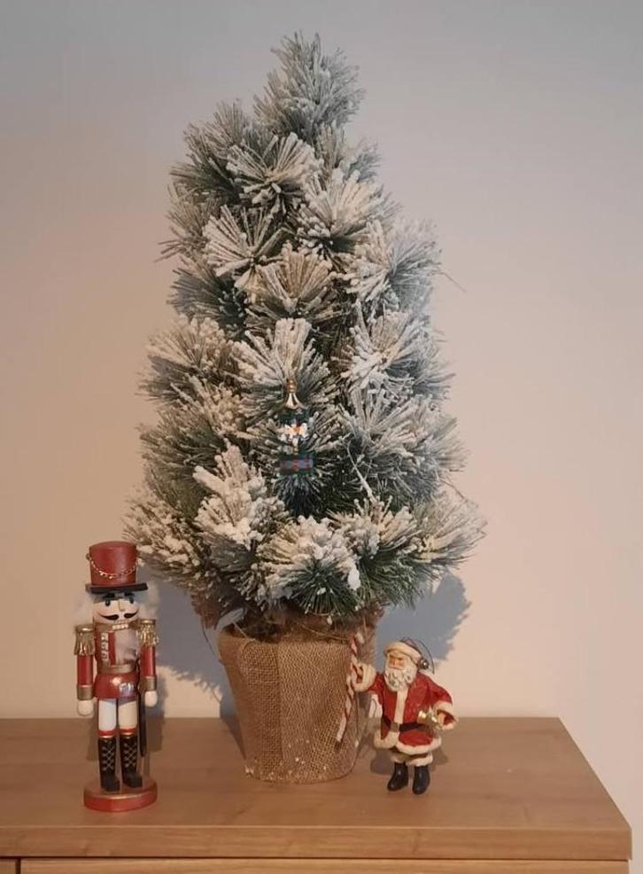 Kleine kerstboom met besneeuwde takken (80cm hoog), Diversen, Kerst, Zo goed als nieuw, Ophalen of Verzenden