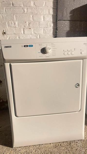 sèche linge à évacuation Zanussi 7KGs tres bon etat ! beschikbaar voor biedingen