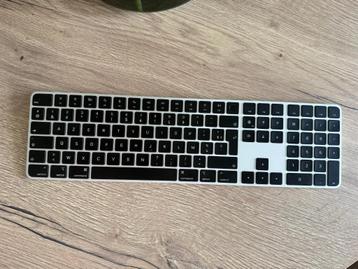 Apple Magic Keyboard met Touch ID beschikbaar voor biedingen