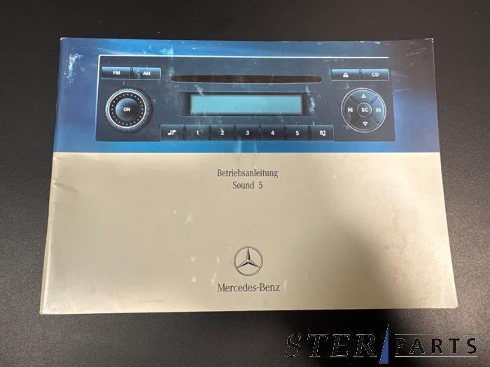 Instructie Boekje van een Mercedes Vito, Auto-onderdelen, Overige Auto-onderdelen, Mercedes-Benz, Gebruikt, 3 maanden garantie