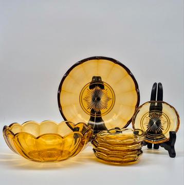 Ensemble van Val Saint Lambert  beschikbaar voor biedingen