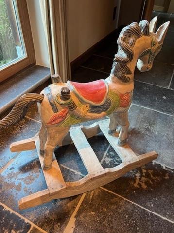 schommel paardje beschikbaar voor biedingen