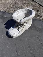 Tuinbeeld . Schoen in beton., Ophalen, Gebruikt, Beton, Overige typen