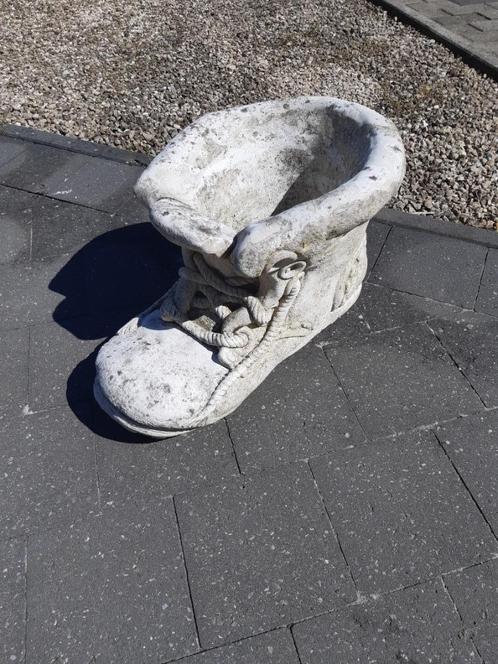 Tuinbeeld . Schoen in beton., Tuin en Terras, Tuinbeelden, Gebruikt, Overige typen, Beton, Ophalen