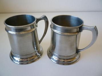 Paar tinnen mokken „Fstain” beschikbaar voor biedingen