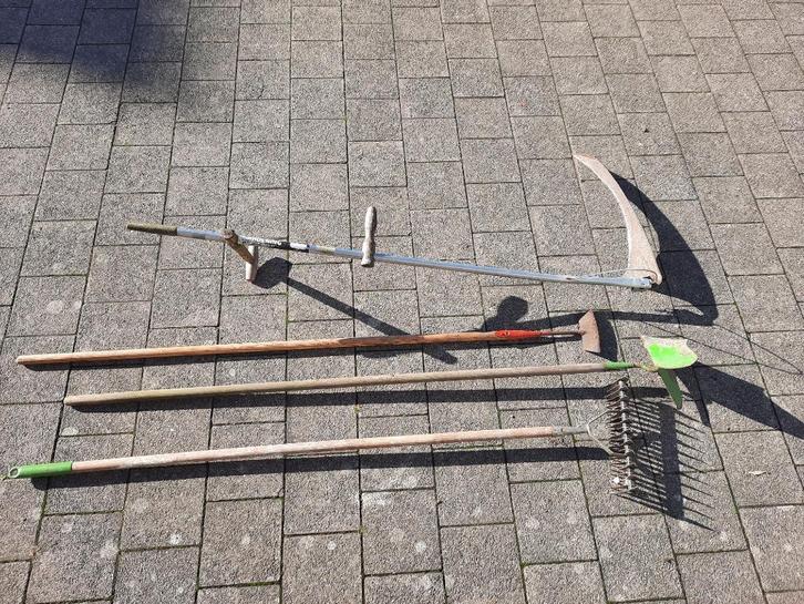 Tuin gereedschap: zeis-aanaardploeg-verticuteerhark-tuinhak, Tuin en Terras, Hand-tuingereedschap, Gebruikt, Overige soorten, Ophalen