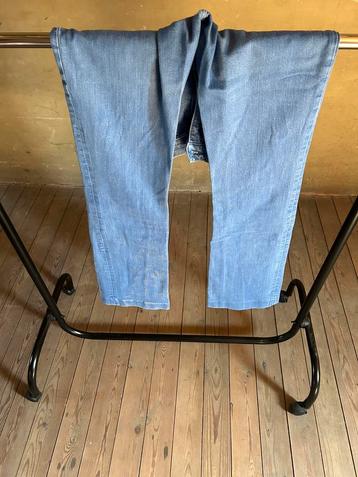 Broek van Calvin Klein meet 34 beschikbaar voor biedingen