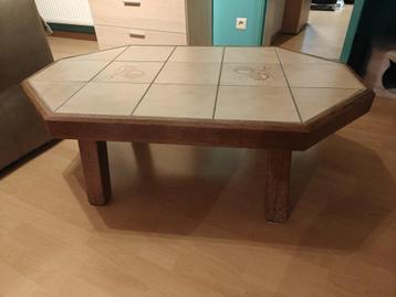 salon tafeltje beschikbaar voor biedingen