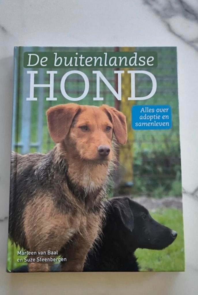 Marleen van Baal - De buitenlandse hond, Boeken, Dieren en Huisdieren, Zo goed als nieuw, Honden, Ophalen of Verzenden