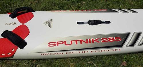 F2 Sputnik 285 WCE, Sports nautiques & Bateaux, Planche à voile, Utilisé, Planche, 250 à 300 cm, Avec sac de transport, Enlèvement