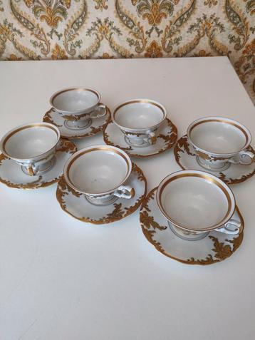 6 antieke koffietassen met stempel beschikbaar voor biedingen