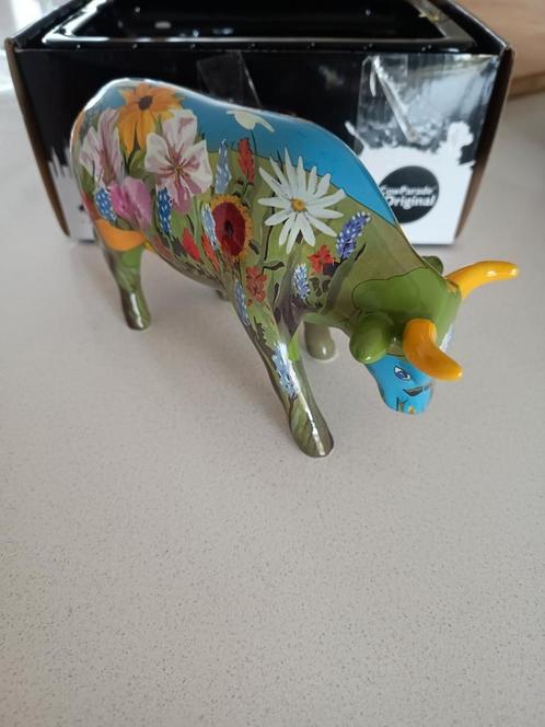 Artunica cow parade koe beeldje, Antiek en Kunst, Kunst | Designobjecten, Ophalen of Verzenden
