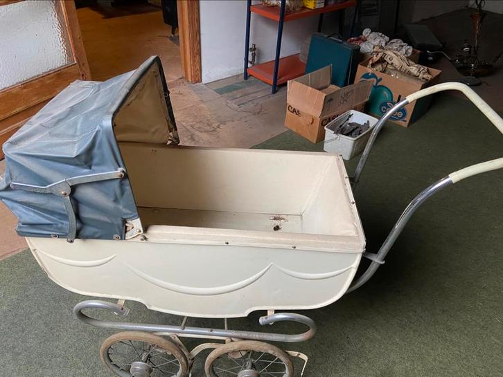 Antieke poppenwagen merk Souplex, Antiek en Kunst, Antiek | Speelgoed, Ophalen