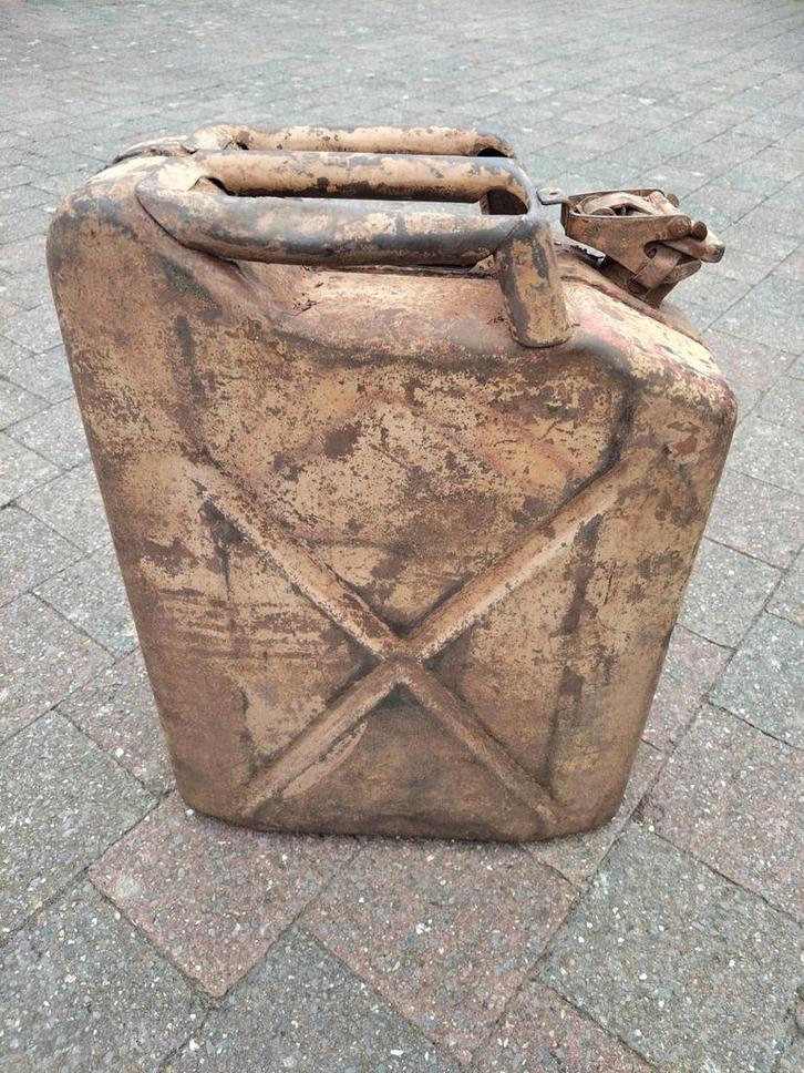 Zeldzame Britse jerrycan vroeg model, Verzamelen, Militaria | Tweede Wereldoorlog, Ophalen of Verzenden