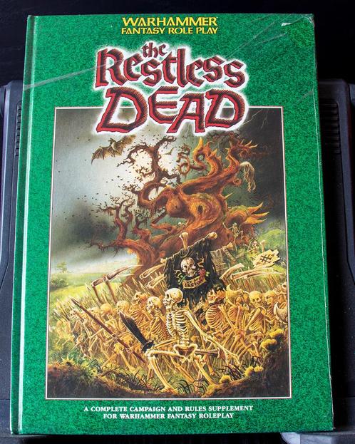 Warhammer Fantasy RP-Restless Dead (Sealed HB) 1989, Hobby & Loisirs créatifs, Wargaming, Comme neuf, Warhammer, Enlèvement ou Envoi