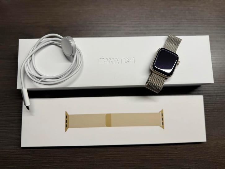 Apple Watch Series 8 - Aluminium case 41mm - 2 bracelets, Handtassen en Accessoires, Smartwatches, Zo goed als nieuw, iOS, Ophalen of Verzenden