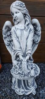 engel met korf bloemen in beton, Nieuw, Engelenbeeld, Beton, Ophalen