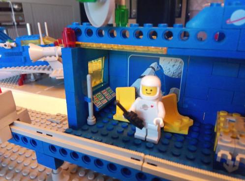 LEGO Classic Space 6970 Beta I Command Base TOPSTAAT, Enfants & Bébés, Jouets | Duplo & Lego, Comme neuf, Lego, Ensemble complet