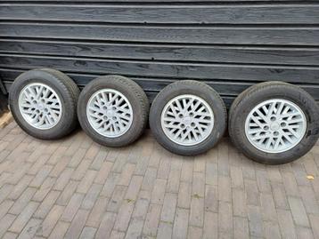 cosworth velgen beschikbaar voor biedingen