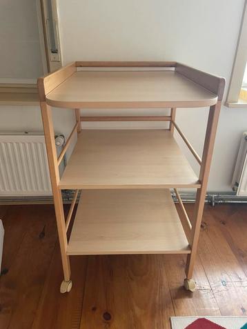 Verzorgingstafel Geuther beschikbaar voor biedingen