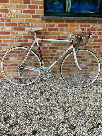 Retro fiets voor decoratie of project beschikbaar voor biedingen
