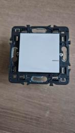 Smart schakelaar Legrand Valena Netatmo zigbee, Doe-het-zelf en Bouw, Elektriciteit en Kabels, Ophalen of Verzenden, Nieuw, Schakelaar
