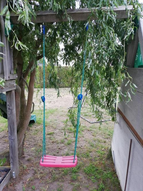speeltoren met glijbaan, schommel, klimmuur en toebehoren, Kinderen en Baby's, Speelgoed | Buiten | Speeltoestellen, Gebruikt