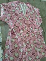 gratis nieuwe Hello Kitty badjas s en slips, Kleding | Dames, Badmode en Zwemkleding, Ophalen, Nieuw, Roze, Overige typen