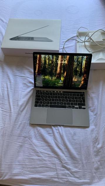 macbook pro 2020  beschikbaar voor biedingen