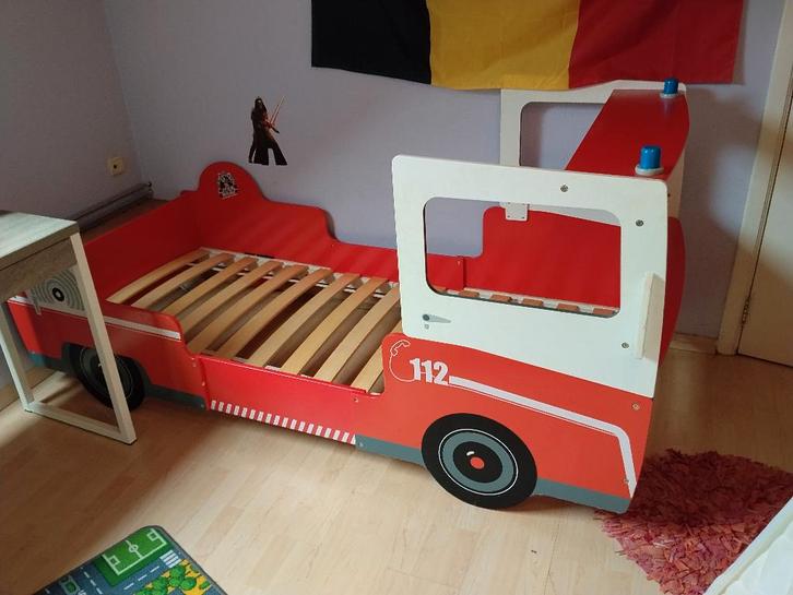 Lit pour petit pompier, Enfants & Bébés, Chambre d'enfant | Lits, Utilisé, 180 cm ou plus, 85 à 100 cm, Sommier à lattes, Enlèvement