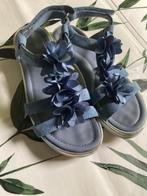 Super schattige en stijlvolle blauwe sandalen met bloem mt34, Meisje, Schoenen, Ophalen of Verzenden, Zo goed als nieuw