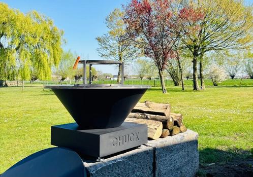 CHUCK open vuur plancha!, Tuin en Terras, Buitenkeukens, Nieuw, Houtskool, Vrijstaand, Ophalen of Verzenden