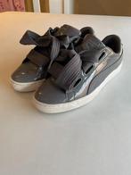 Puma Heart Patent Sneakers Grijs 38, Gris, Puma, Sneakers et Baskets, Comme neuf