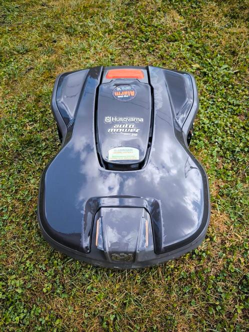 Robot tondeuse husqvarna automower 310 mark ii, Tuin en Terras, Robotmaaiers, Gebruikt, 20 tot 25 cm, Bestuurbaar via app, Ophalen of Verzenden